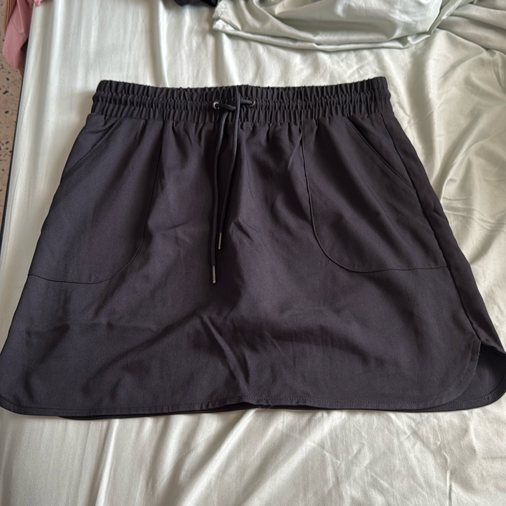 Black Skort